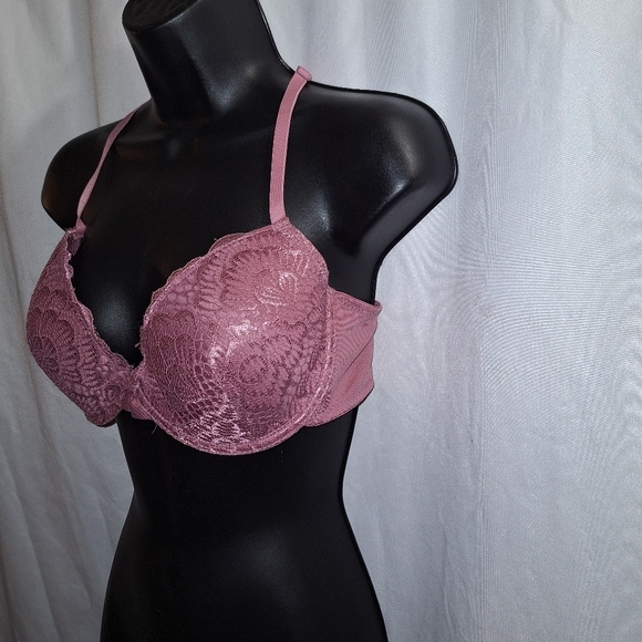 Just be 38C bra front hook back cross - Picture 3 of 5